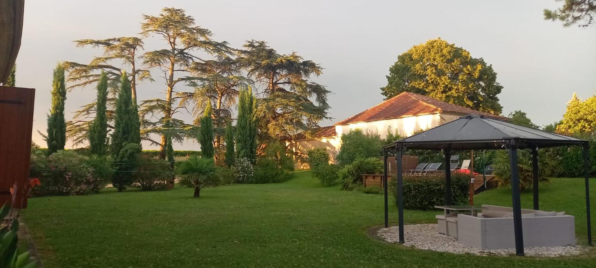 מונריאל La Metairie Du Clos Saint Louis מראה חיצוני תמונה